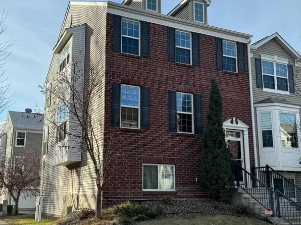 5201 Scott Ct, Robbinsdale, MN 55422