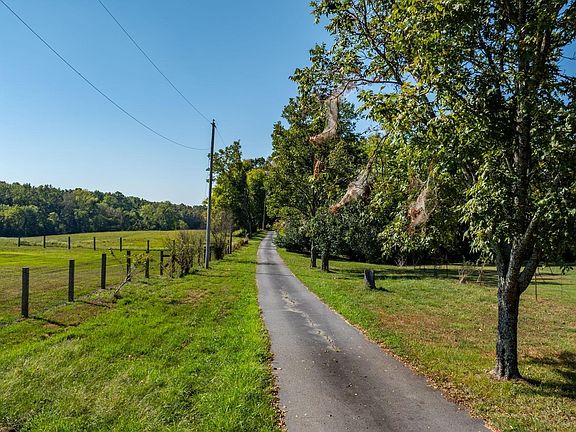 3rd image of 22335 Colonel Glenn Rd