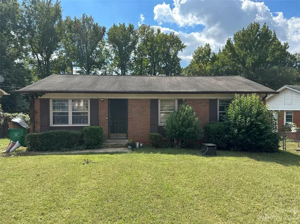 801 Thera Dr, Charlotte, NC 28206