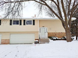 1171 Timbershore Ln, Eagan, MN 55123