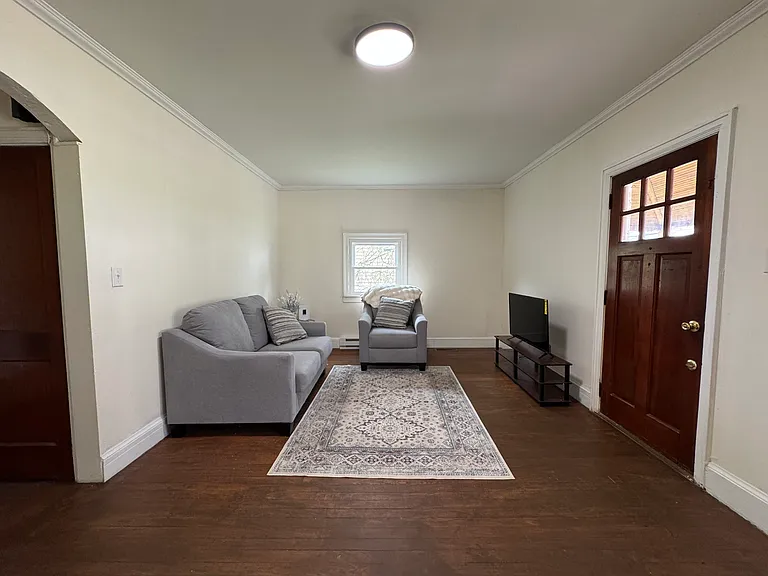 113 E Center St — Photo 2