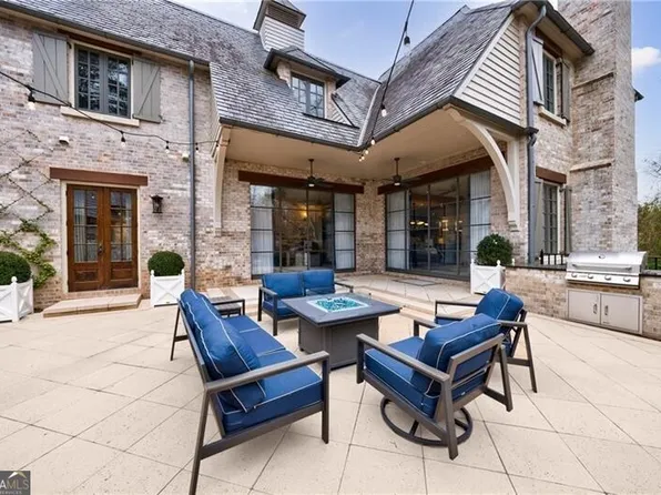 225 Dovecrest Dr, Atlanta, GA 30305