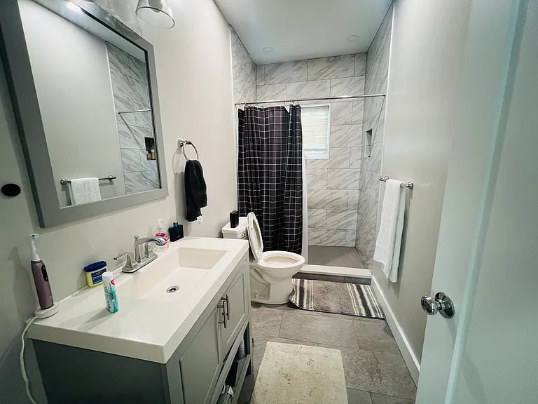 8 W Bellflower St #1 — Photo 11