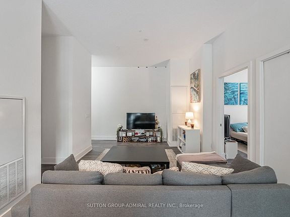 5th image of 188 Fairview Mall Dr #101