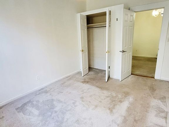 2nd image of 18-21 Ditmars Blvd #2FF