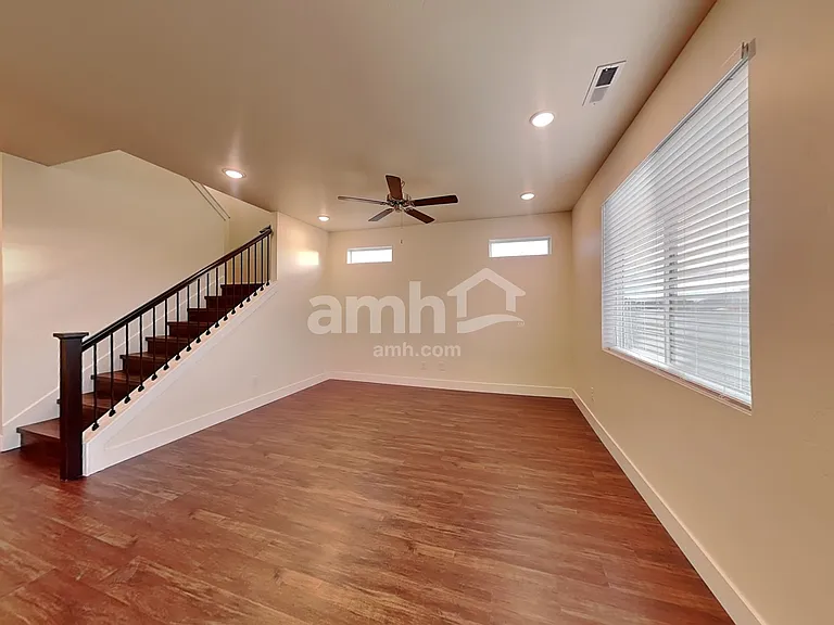 1559 N Garnet Creek Ave — Photo 6