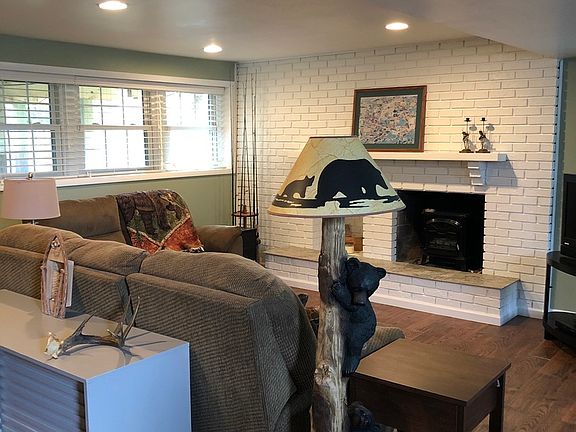 4th image of 849 Bernard Dr