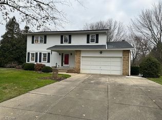 873 Wisteria Dr, Barberton, OH