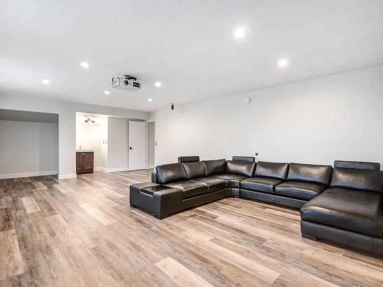 357 San Marin Dr — Photo 12