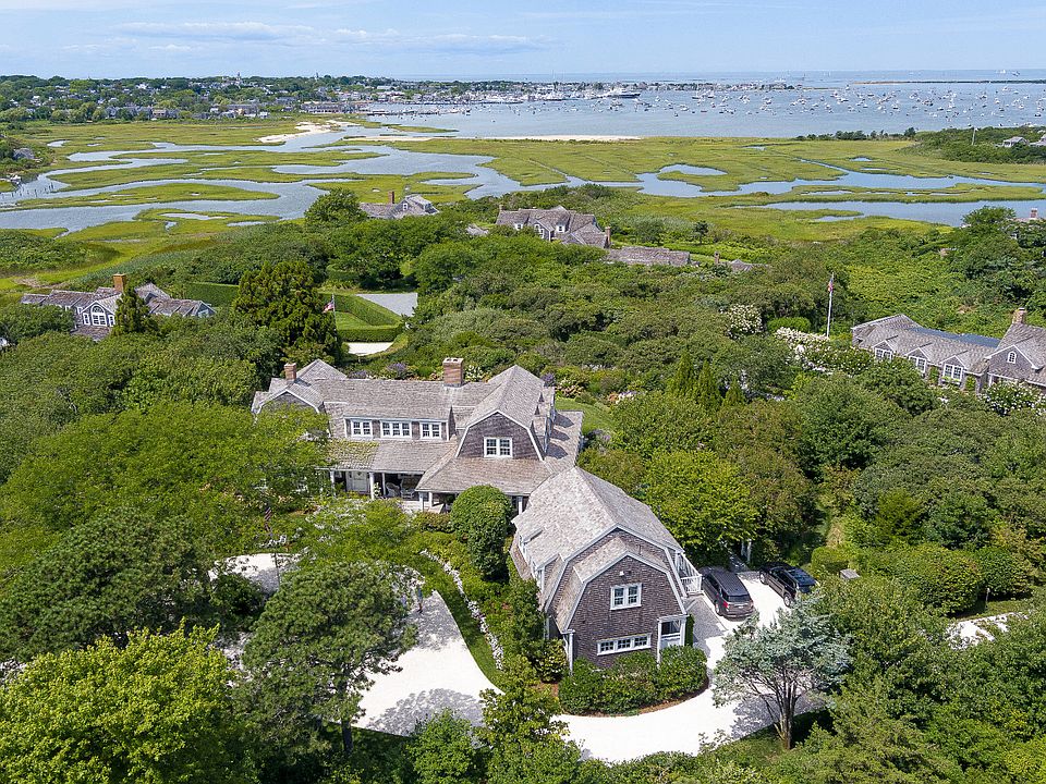1st image of 8 Monomoy Rd
