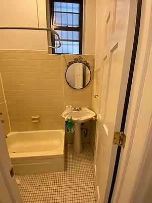 Rented by Bond New York | media 19