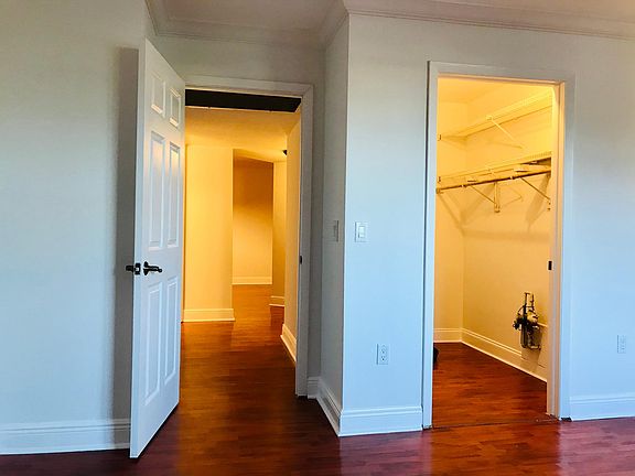 5th image of 8363 Lake Dr APT 406