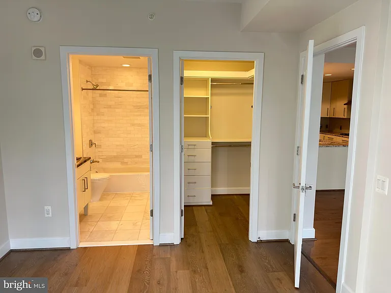 7171 Woodmont Ave #606 — Photo 5