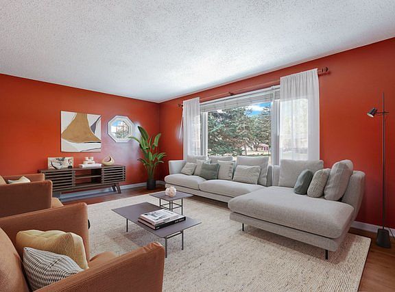 2nd image of 401 Laurel Dr