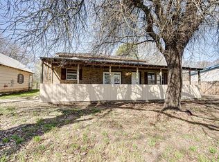 702 Lazy Springs Dr, Red Oak, TX 75154
