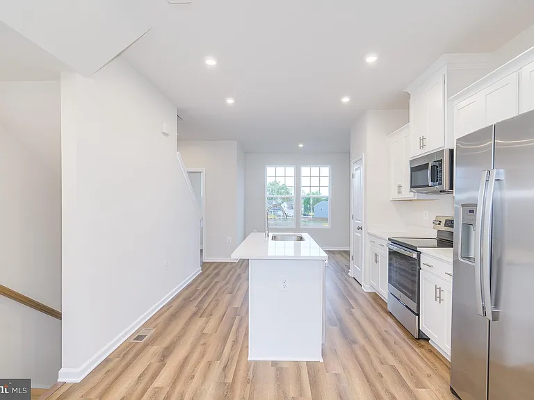 82 Coolidge Ave — Photo 12