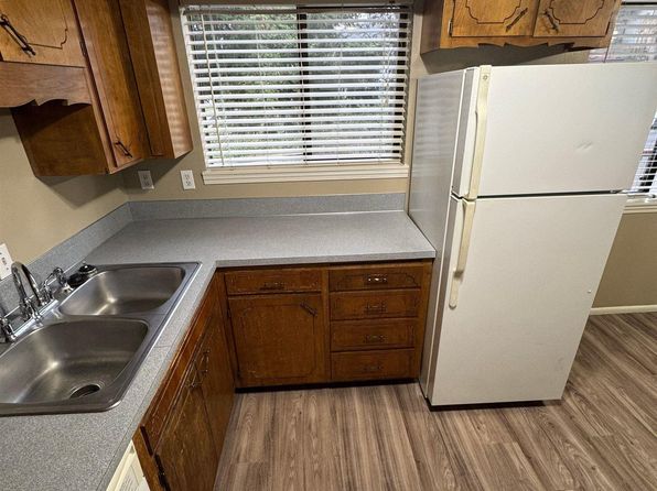 salem-oregon-2092266167 picture