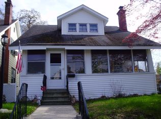 54 109th St, Troy, NY 12182