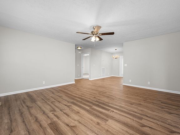4th image of 1618 Windy Meadow Dr