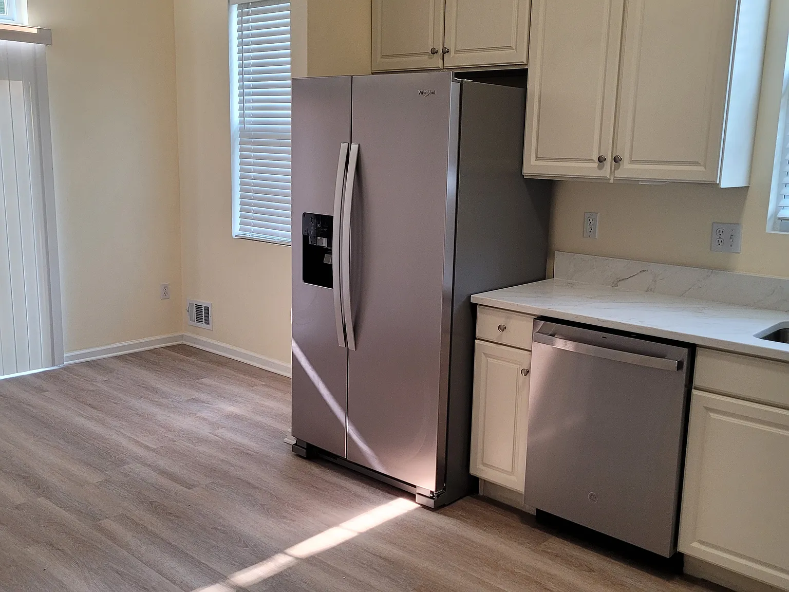 2 bed, 1337 sqft, $2,800 — Photo 4