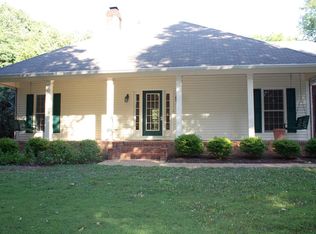 11 Lancelot Dr, Jackson, TN 38305