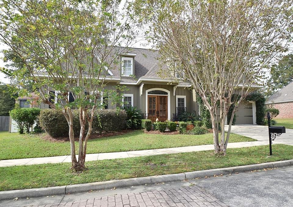1st image of 884 Grant Park Dr
