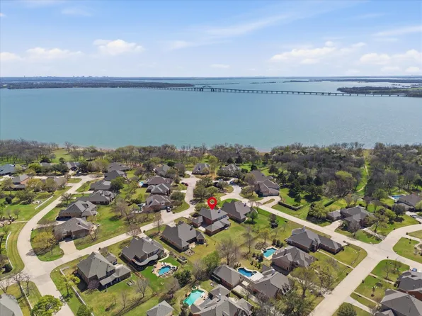 1130 Rio Bravo Way, Shady Shores, TX 76208