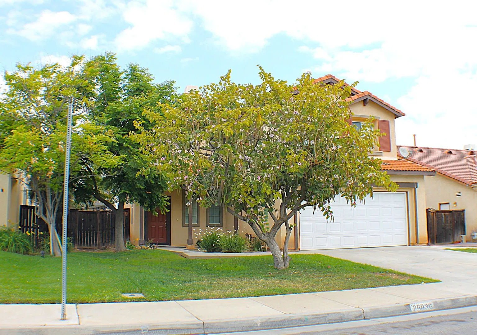 Moreno Valley Ranch, Spacious 4 Bedroom — Photo 2