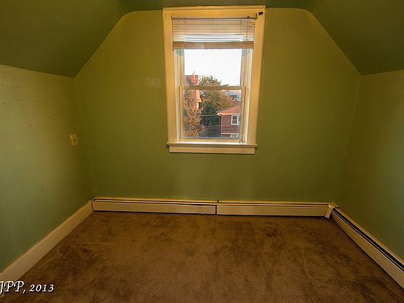 half bedroom/ office