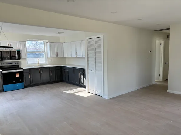 15 E Dartmouth Rd, Pennsville, NJ 08070