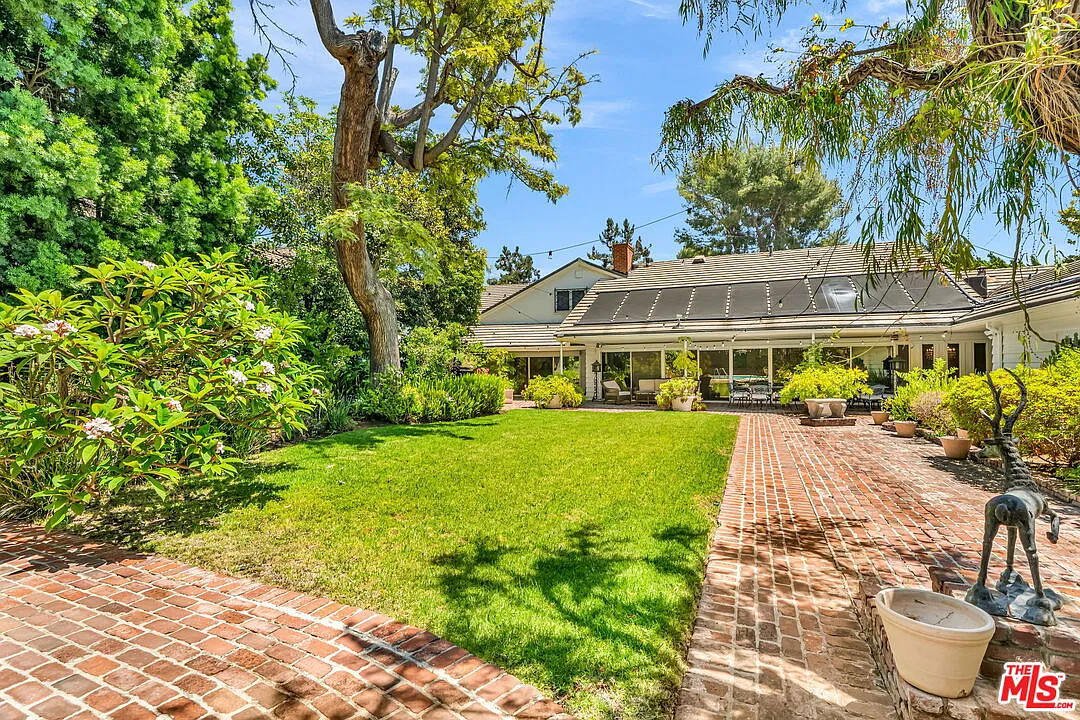 5 bed, 4.5 bath, 3734 sqft, $25,000 — Photo 1