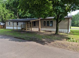 4160 Pine Tree Dr, Shortsville, NY 14548