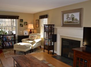 10 Trotwood Dr, West Hartford, CT 06117