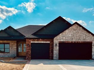 609 Glendale, Troy, IL 62294
