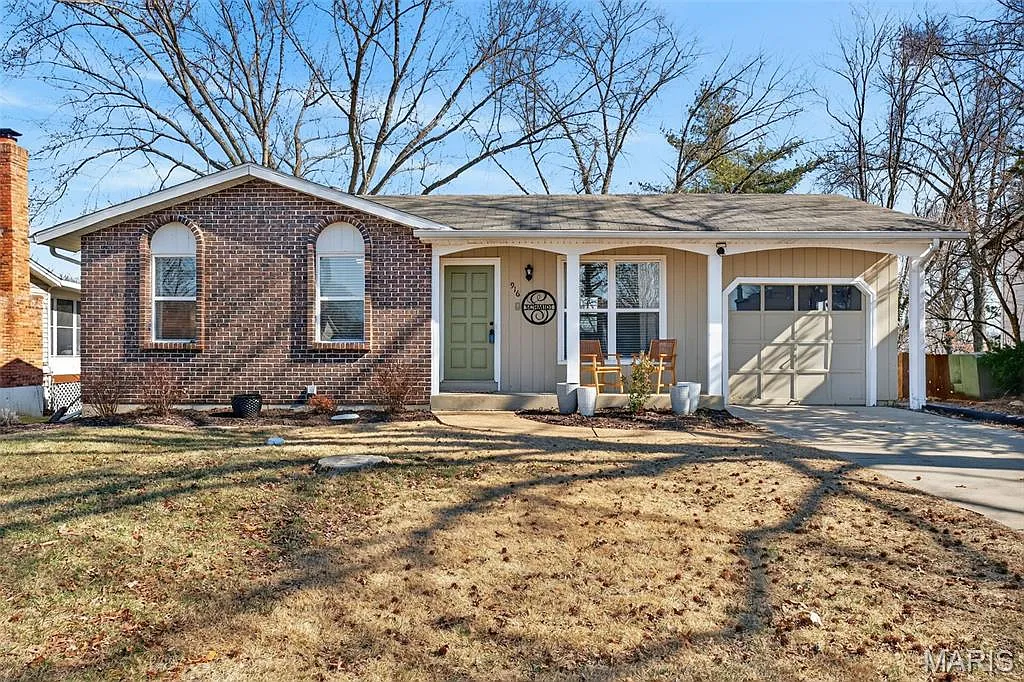 916 Tree Trails Ln photo 1