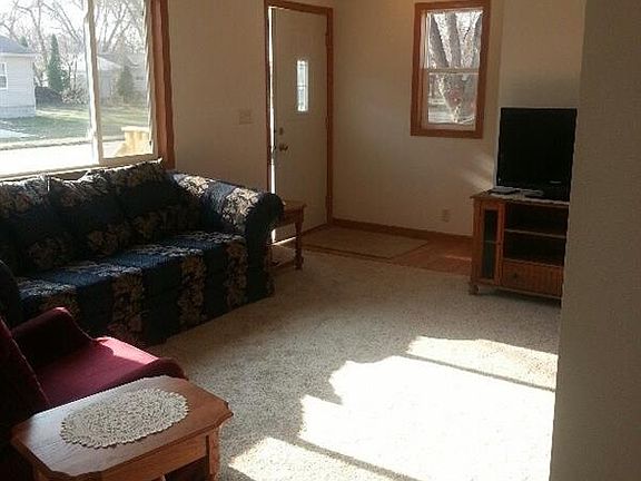 4th image of 447 Marshall Ave