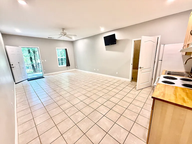 2041 English Ln — Photo 47
