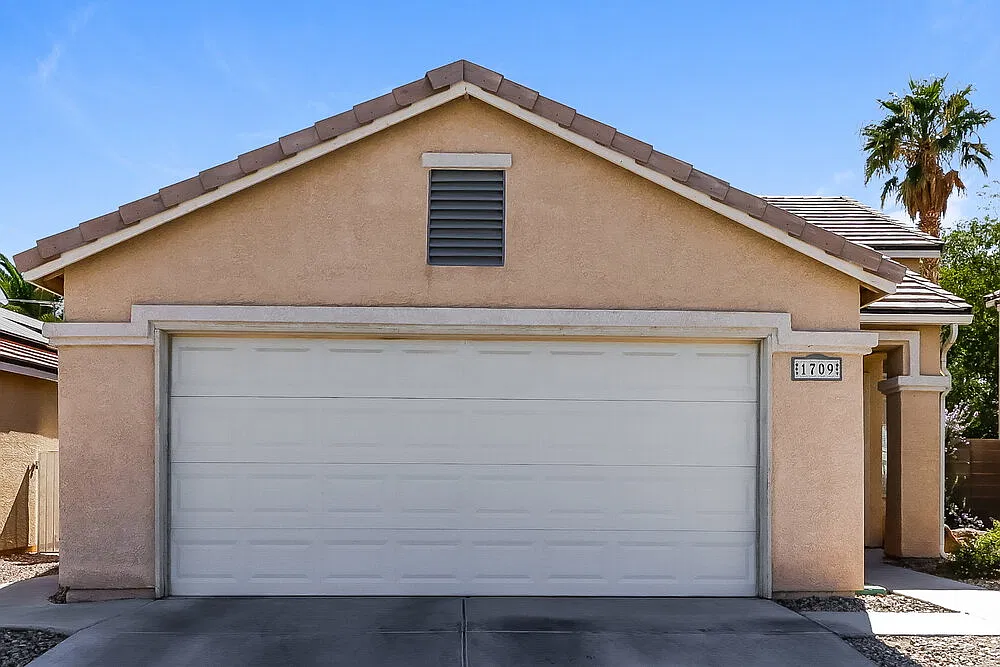 3 bed, 2.0 bath, 1293 sqft, $2,780 — Photo 1
