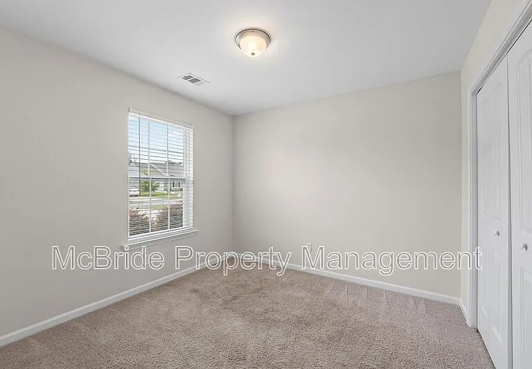 959 Madrid Ct — Photo 16