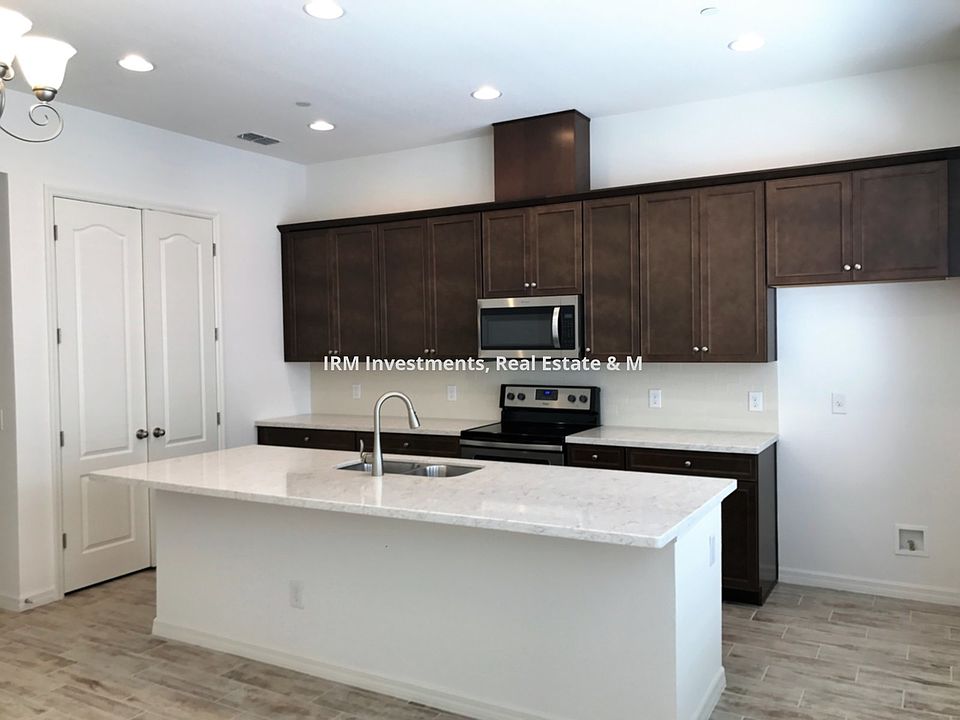 2nd image of 452 Windmill Palm Cir