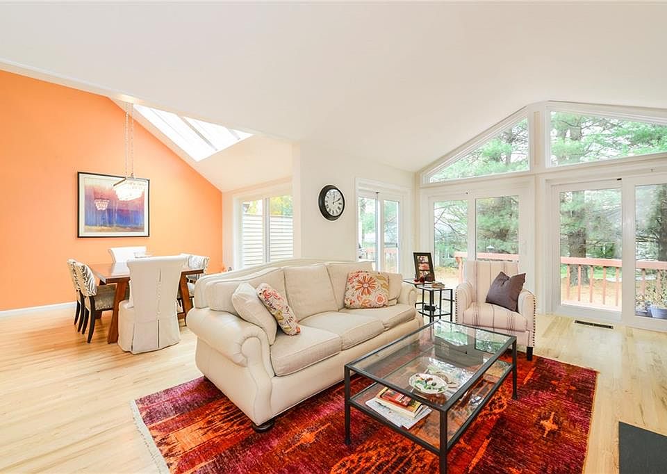 1st image of 184 Pine Glen Dr #184