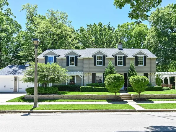 1301 East Lake Bluff BOULEVARD, Shorewood, WI 53211