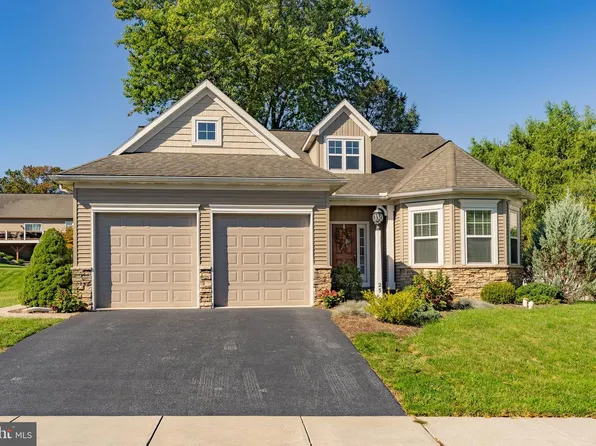 25 Summerlyn Dr, Ephrata, PA 17522