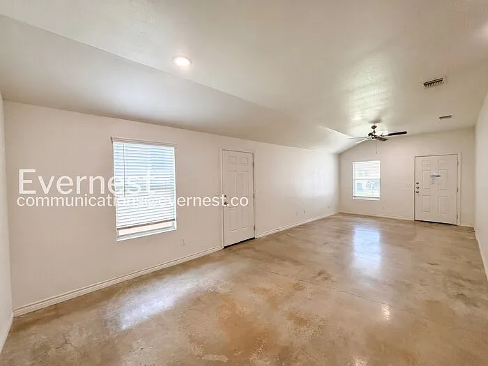 2316 Duntov Dr #B — Photo 3