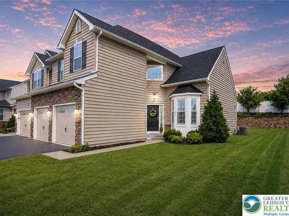 973 Spring White Dr, Breinigsville, PA 18031