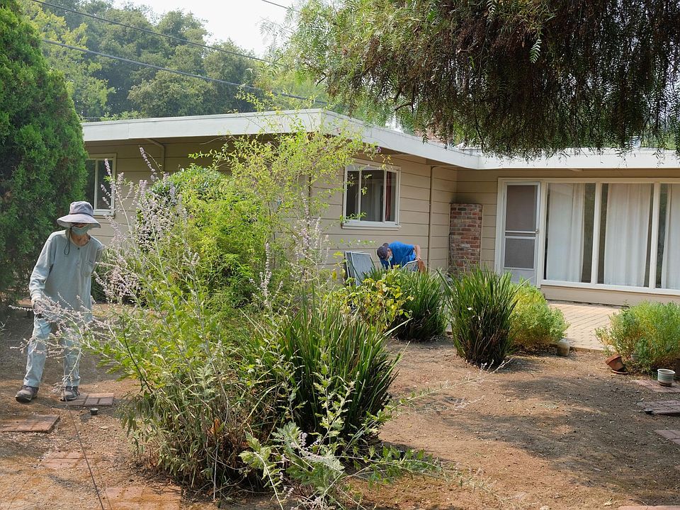 1st image of 391 Edlee Ave