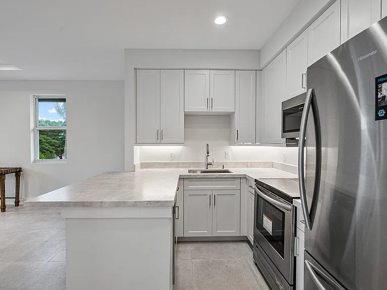 217 Gulfstream Blvd — Photo 46