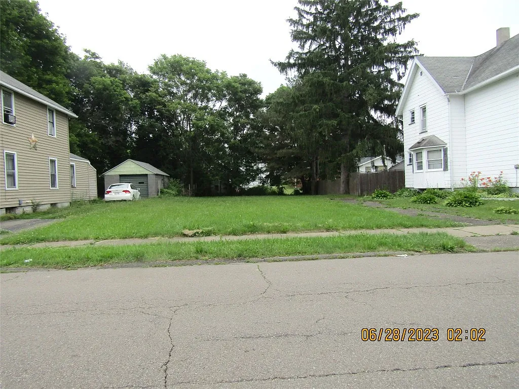 1170 N Main St photo 1