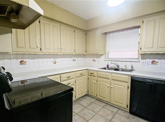 3rd image of 206 Southland Dr