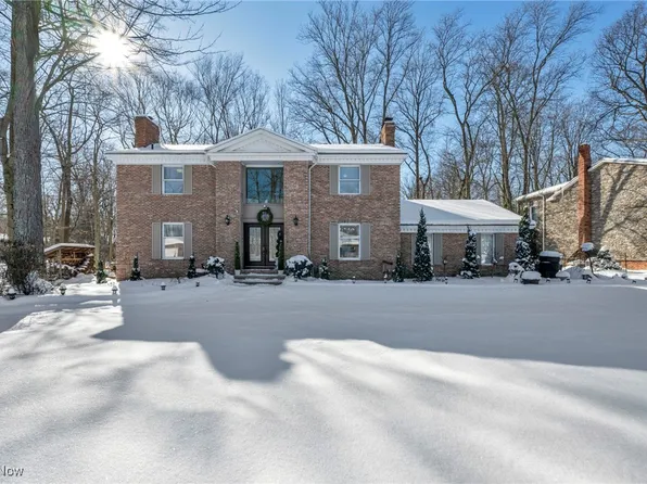 1054 Fireside Dr, Brunswick, OH 44212